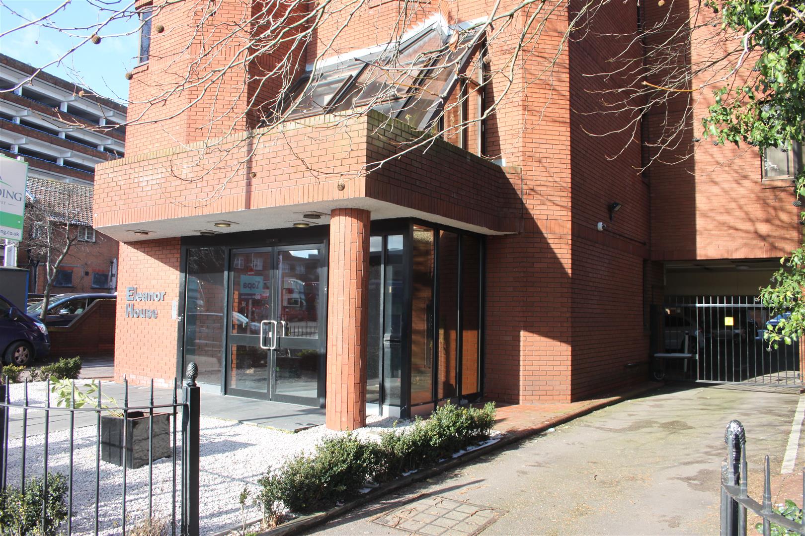 2 bed property in Eleanor Cross Road, Waltham Cross